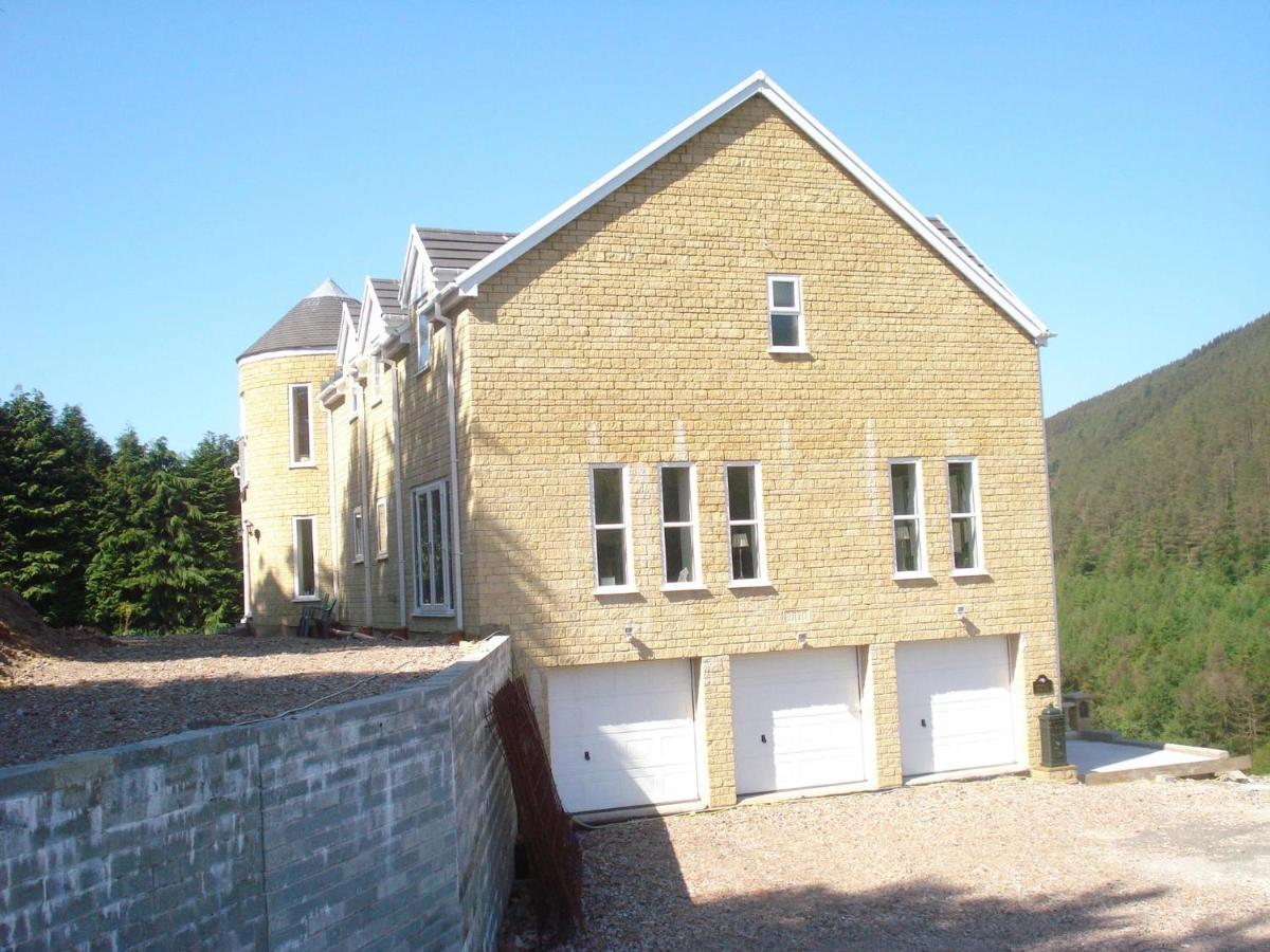 Rowan House Bed Breakfast Main House & Self Contained Self Catering Apartment Cymmer エクステリア 写真