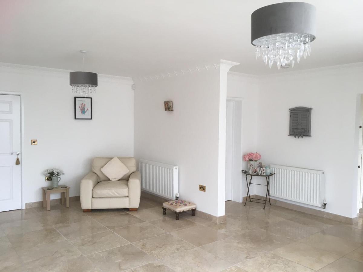 Rowan House Bed Breakfast Main House & Self Contained Self Catering Apartment Cymmer エクステリア 写真