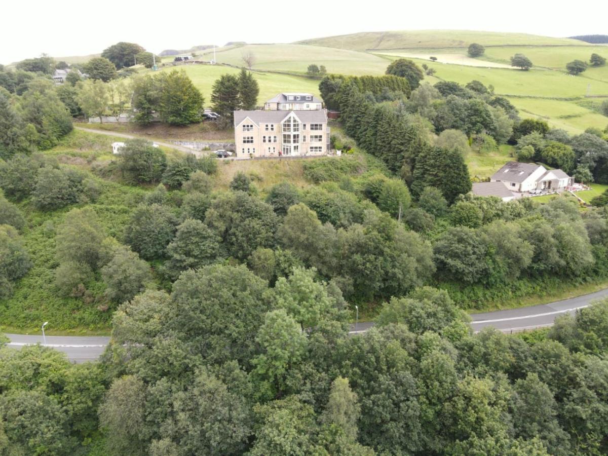 Rowan House Bed Breakfast Main House & Self Contained Self Catering Apartment Cymmer エクステリア 写真