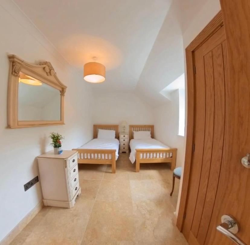 Rowan House Bed Breakfast Main House & Self Contained Self Catering Apartment Cymmer エクステリア 写真