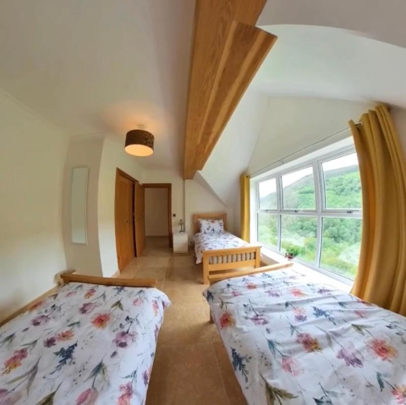 Rowan House Bed Breakfast Main House & Self Contained Self Catering Apartment Cymmer エクステリア 写真