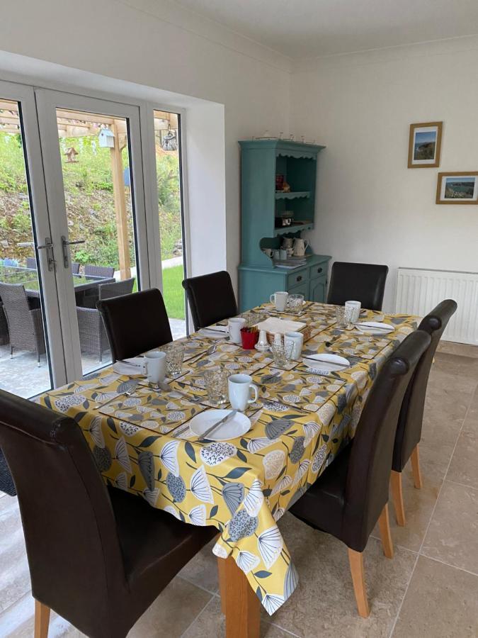 Rowan House Bed Breakfast Main House & Self Contained Self Catering Apartment Cymmer エクステリア 写真